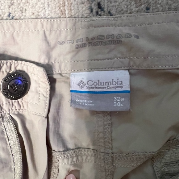 Men’s Columbia Performance Pants - Picture 2 of 2